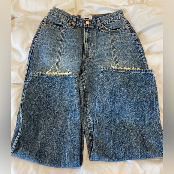 Universal Thread High Waisted Straight Jeans Size 2 - Picture 3 of 10